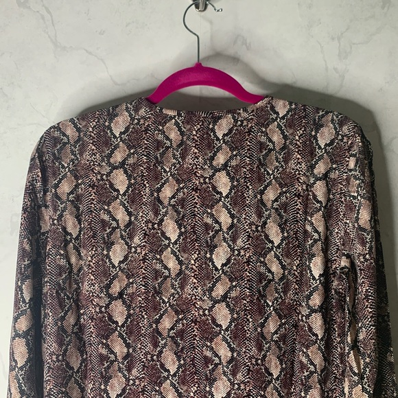 Equipment Bonnie long sleeve shift dress in pink purple python - Picture 6 of 6